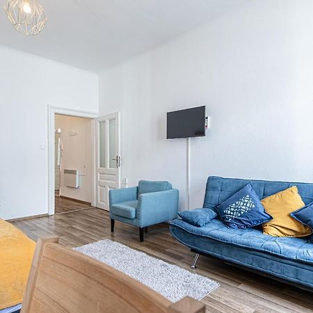 Explore Vienna: 1Br Retreat Near Westbahnhof ภายนอก รูปภาพ