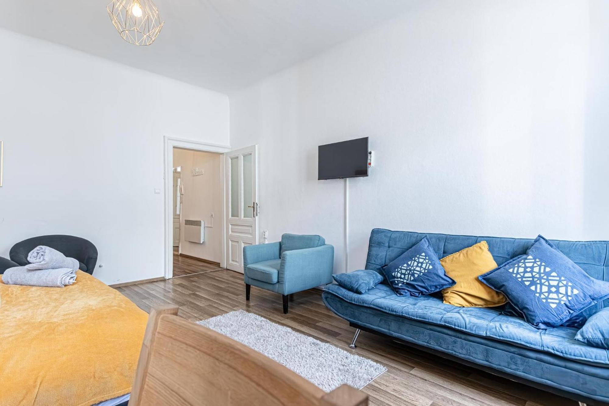 Explore Vienna: 1Br Retreat Near Westbahnhof ภายนอก รูปภาพ